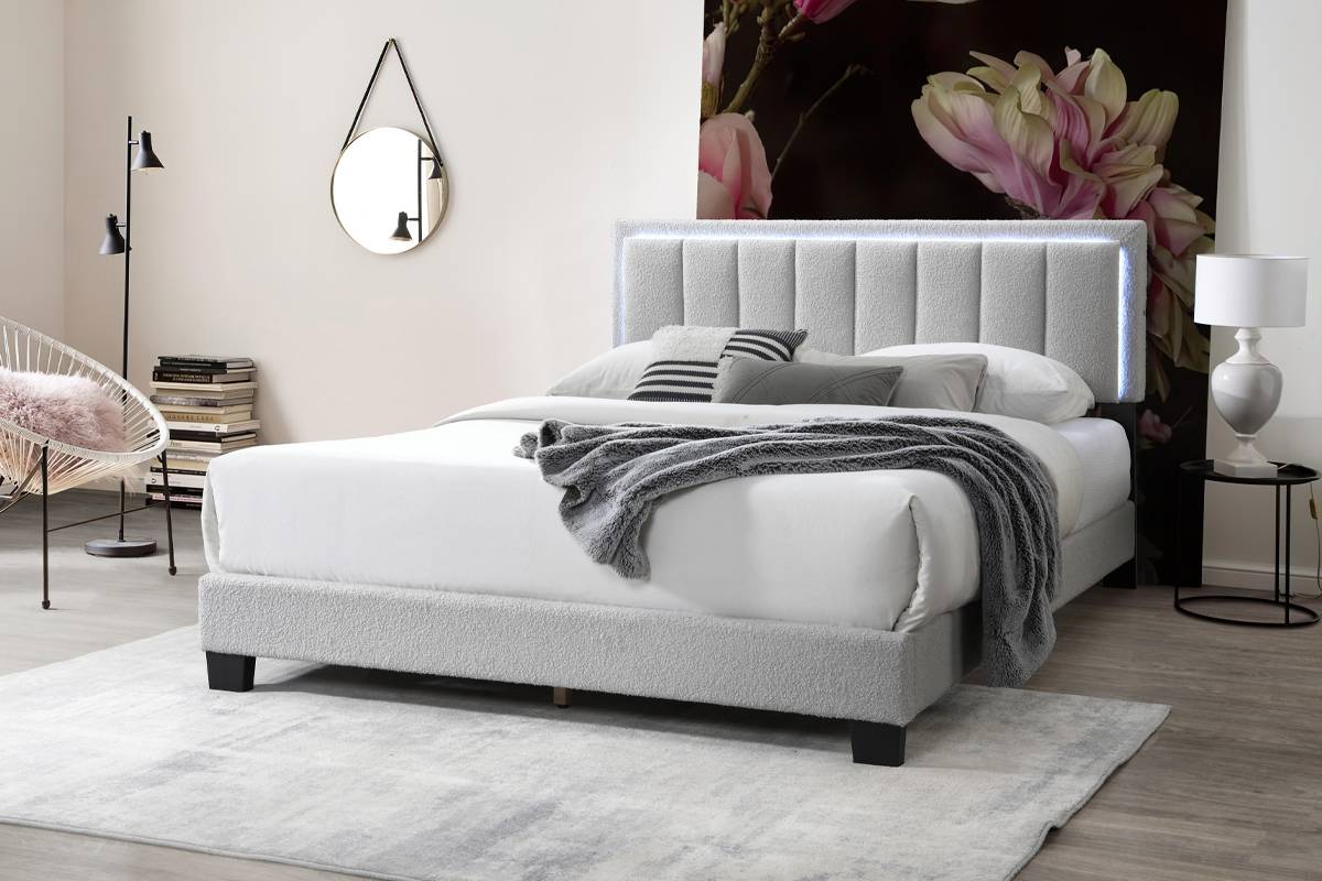 Lit plateforme Remi Queen avec LED et matelas à plateau-coussin Queen