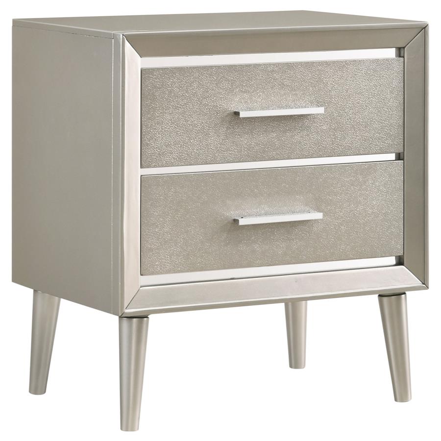 Ensemble de chambre à coucher Ramon Queen avec panneaux métalliques - Sterling 