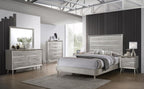Ensemble de chambre à coucher Ramon Queen avec panneaux métalliques - Sterling 